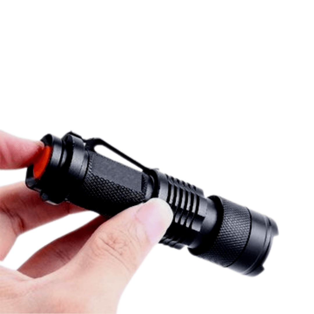 Linterna Tactica Mini de Metal con Zoom a Pila con Clip