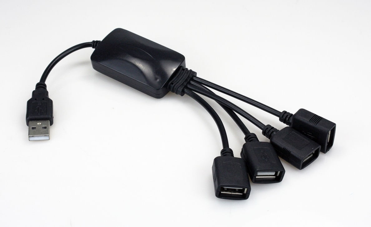 Cable Hub Xtech USB 4 Type A Adaptador - XTC-320